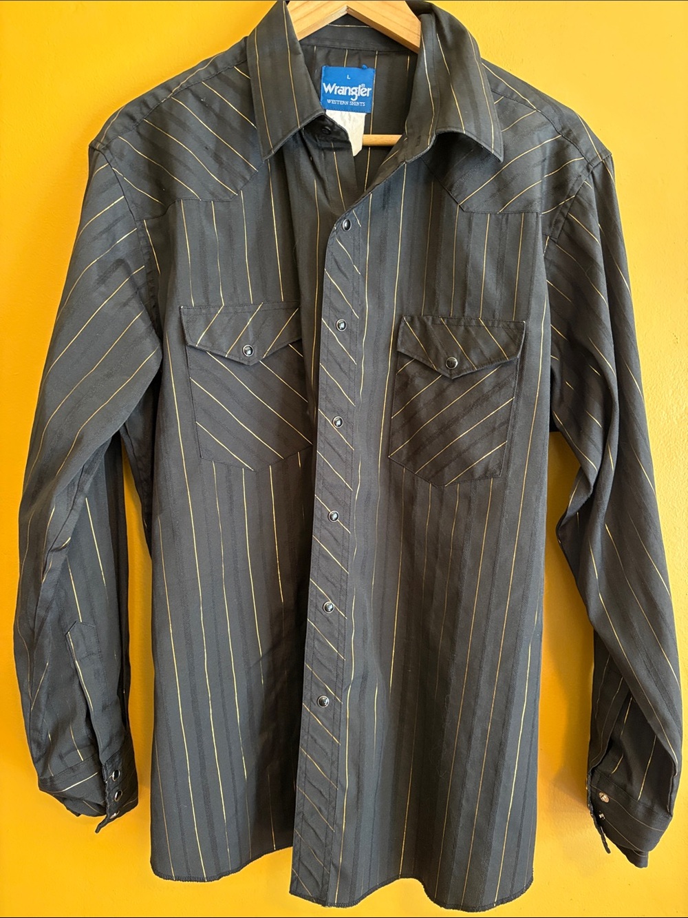 Vintage Wrangler Black Pearl Button-Down Shirt with Metallic Gold Pinstripes